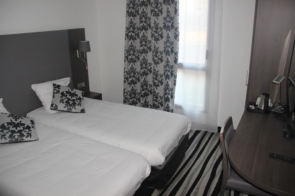 Kyriad Saint Quentin En Yvelines - Montigny Zewnętrze zdjęcie