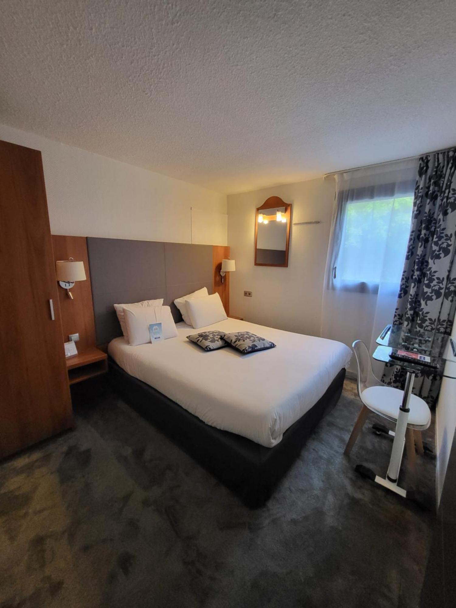 Kyriad Saint Quentin En Yvelines - Montigny Zewnętrze zdjęcie