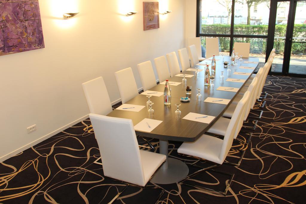 Kyriad Saint Quentin En Yvelines - Montigny Zewnętrze zdjęcie